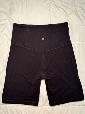 Athleta Black High-Rise Elation 7" Bike Shorts size S